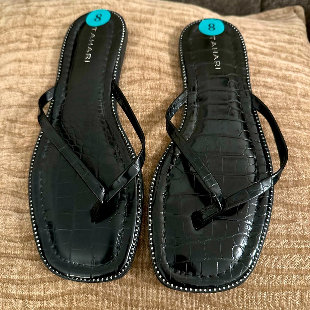 Tahari Size 8 M Women Sandal Flip Flop
Black Synthetic Colette